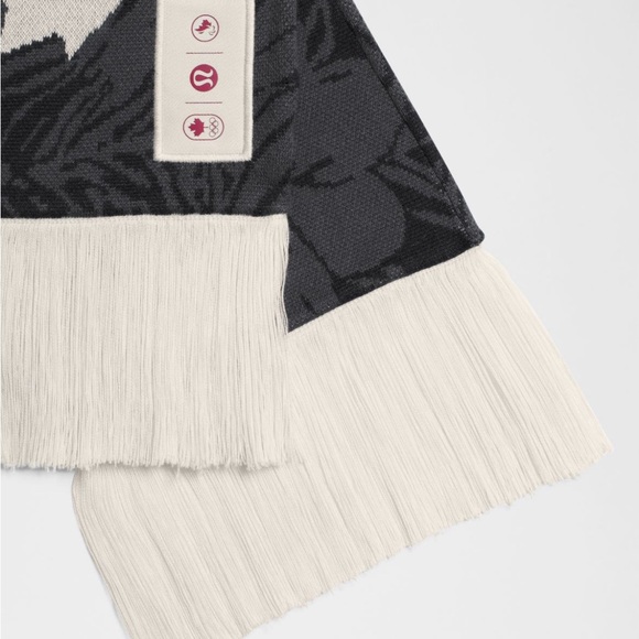 Lululemon Team Canada Future Legacy Scarf - Picture 2 of 5